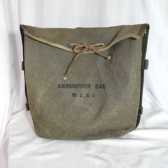 Vintage Army surplus green canvas backpack - Picture 1 of 13